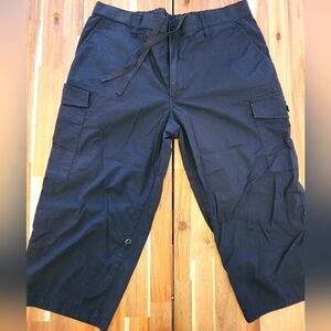 Uniqlo -  Black Cropped Cargo Pants (Large)